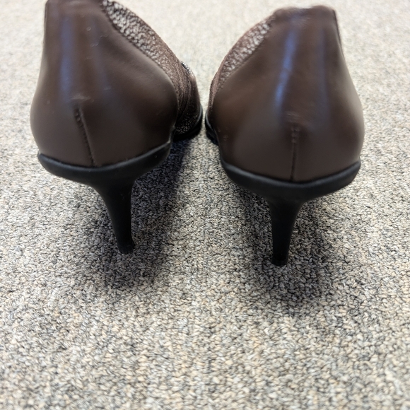 LOGO by Lori Goldstein Pointed Toe Kitten Heels BLAIR BROWN - Picture 5 of 11